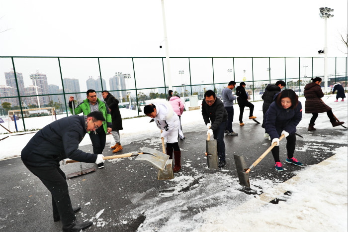 一場雪，體育中心美得不要不要的 但最美的風(fēng)景還是他們(圖5)