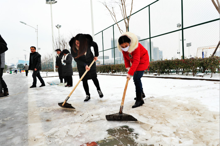 一場雪，體育中心美得不要不要的 但最美的風(fēng)景還是他們(圖9)