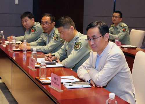 四百建設(shè)者奮戰(zhàn)軍運(yùn)會(huì)主場館(圖6)